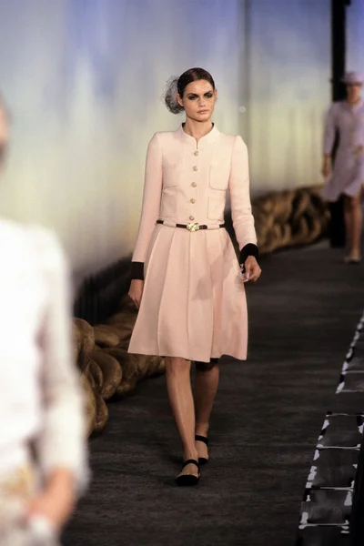 Look 15